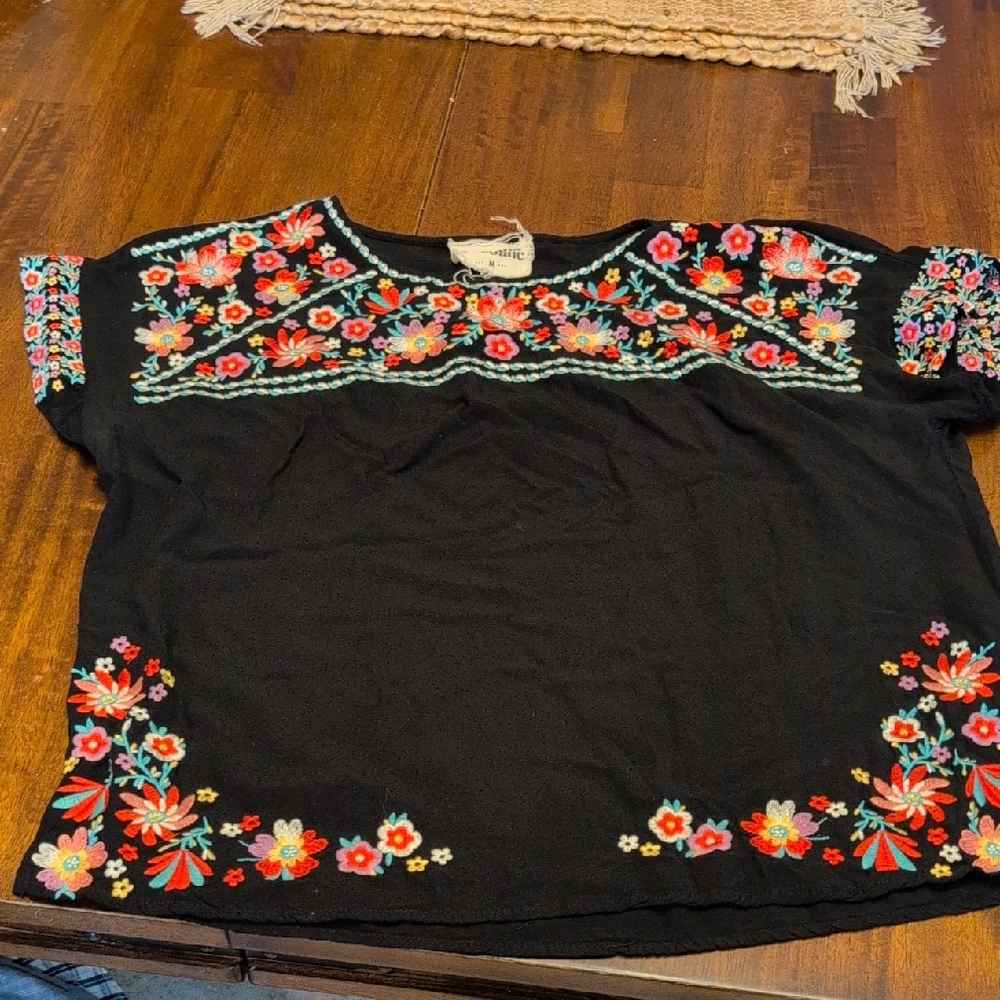 Savanna Jane Embroidered Detail Blouse